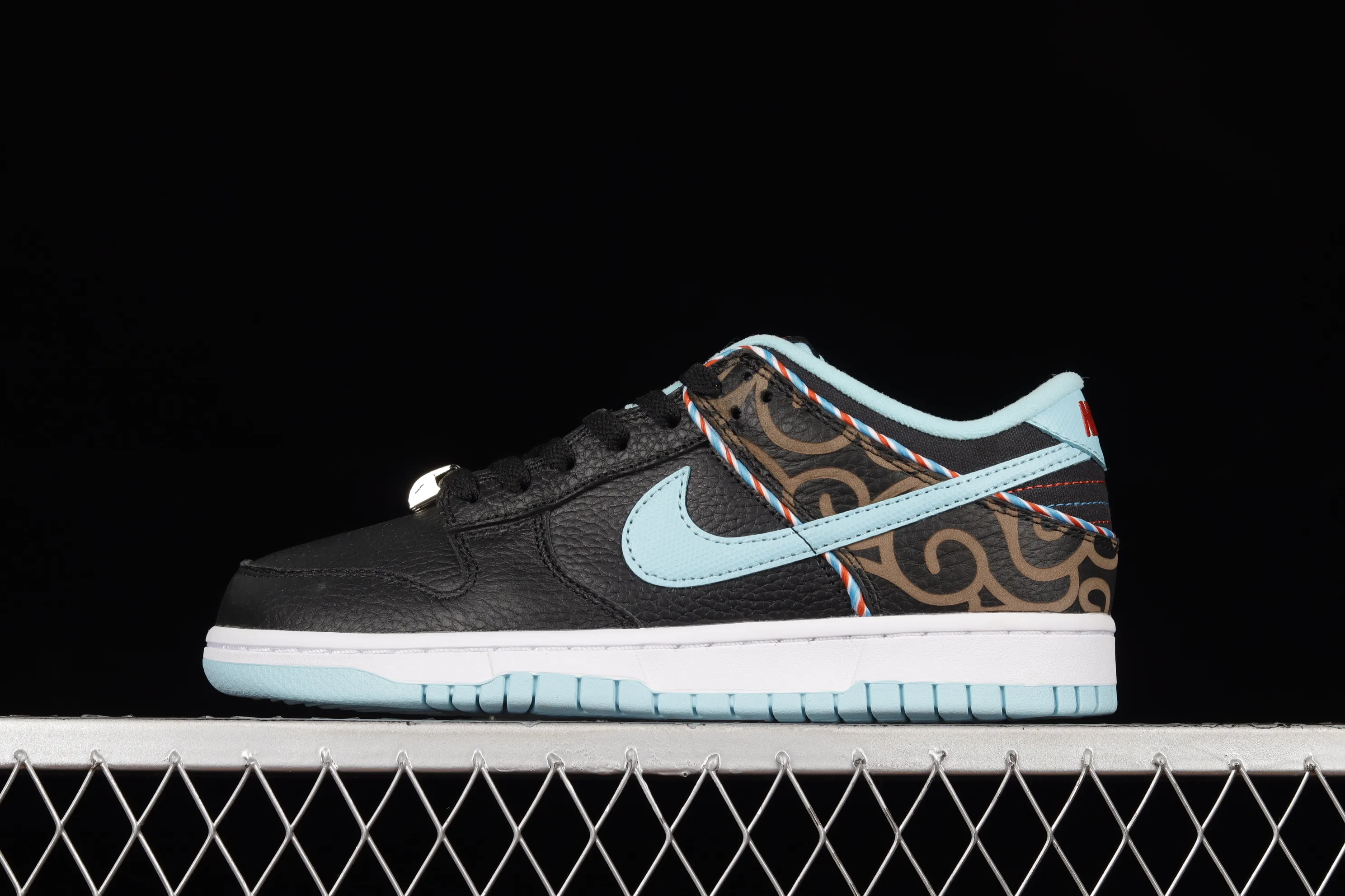 All categories Nk SB Dunk Series Nk SB Dunk Low Low-top sneakers Pure original version Nk SB Dunk Low "Barber Shop" Black and blue SB Dunk Series low-top casual sports skateboard shoes DH7614-001